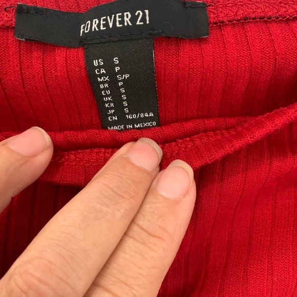 Women’s Forever 21 Red Off Shoulder Top. Size S (293) - Picture 6 of 11